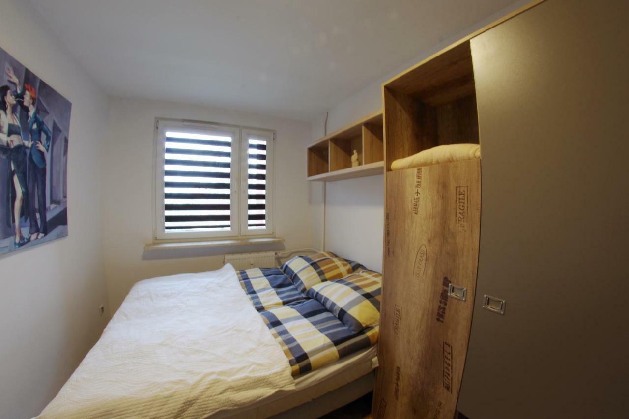 Apatramenty Promienista Apartment *